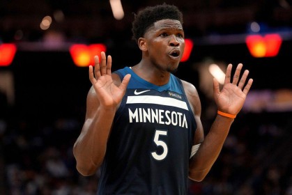 硬气，森林狼队安东尼·爱德华兹带伤出战雷霆对决